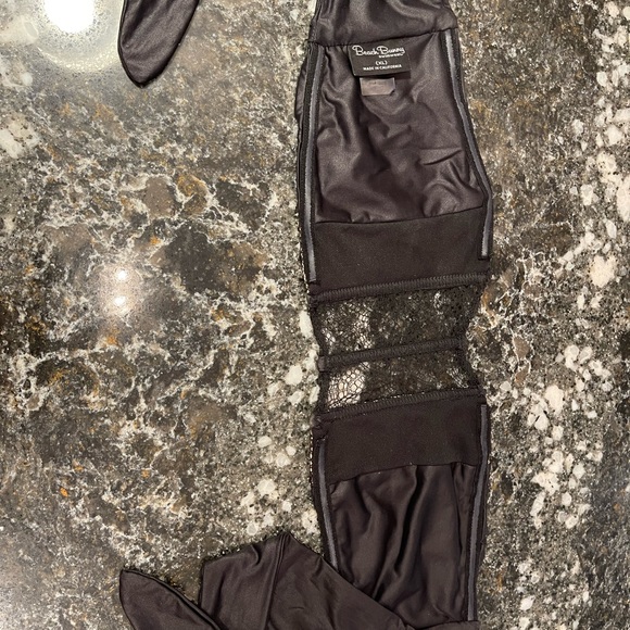 Beach bunny bikini size XL - Picture 4 of 9